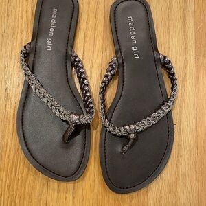 Madden girl chain detailed flip flop sandals